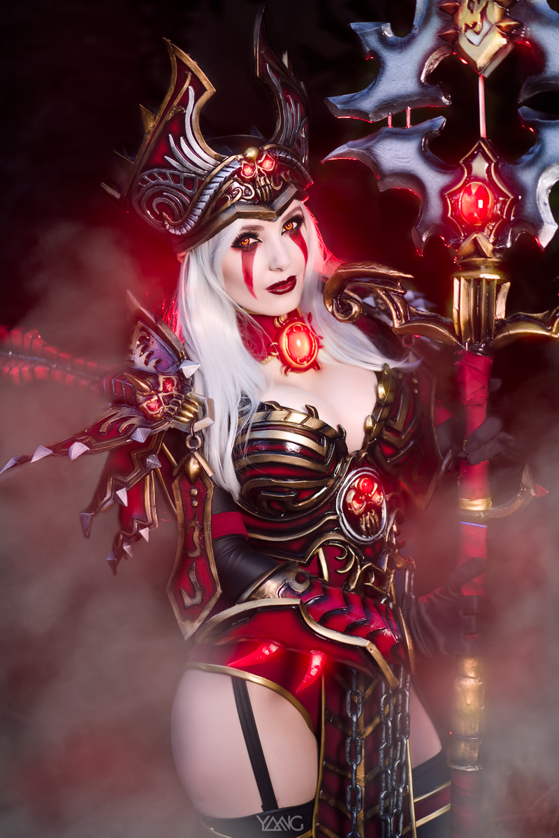 Illustration for article titled World Of WarCraft Cosplayers Are Out Here Re-Writing Canon